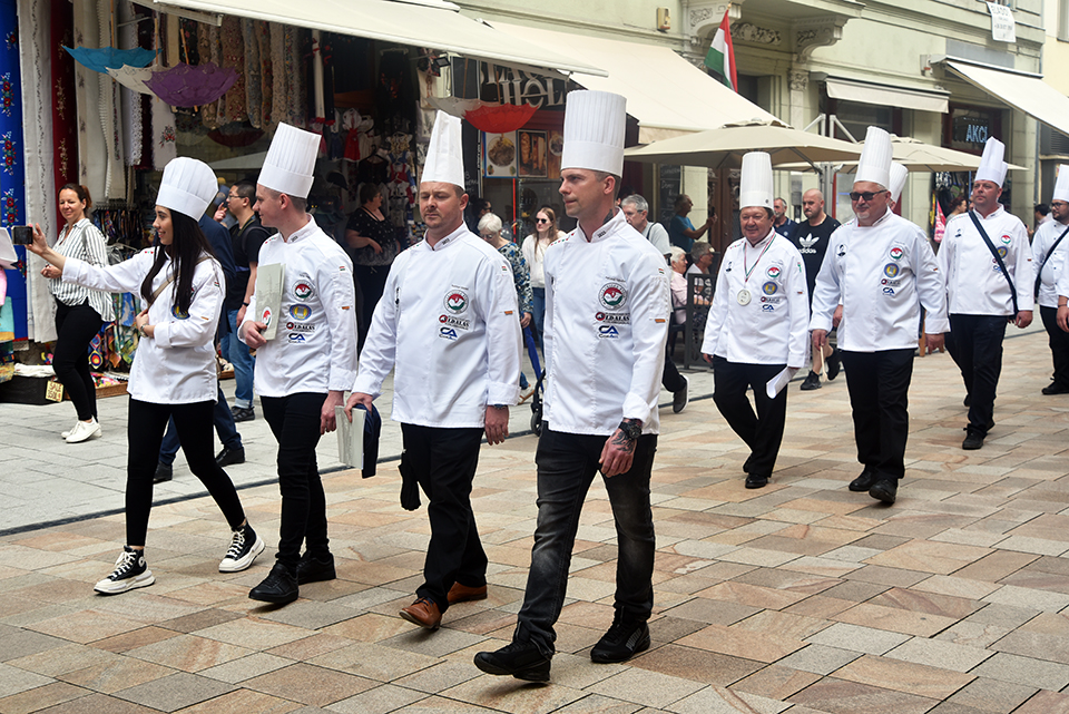 Szakacsvonulas 12.jpg