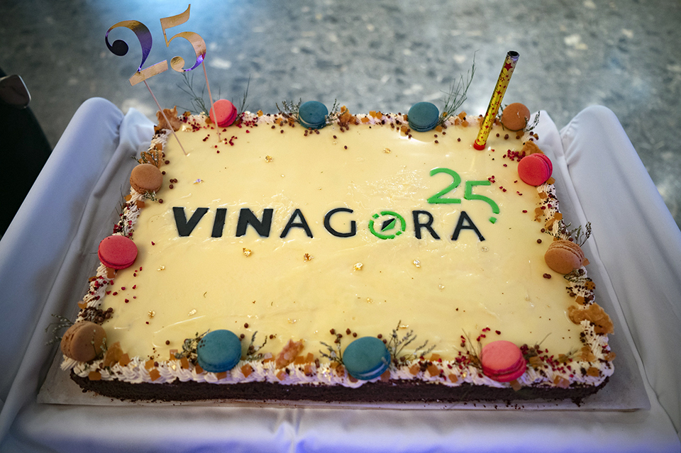 vinag24 09