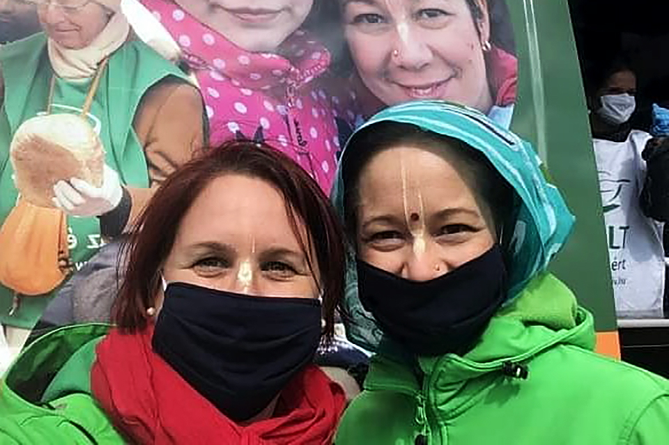 etelosztas krisna 01