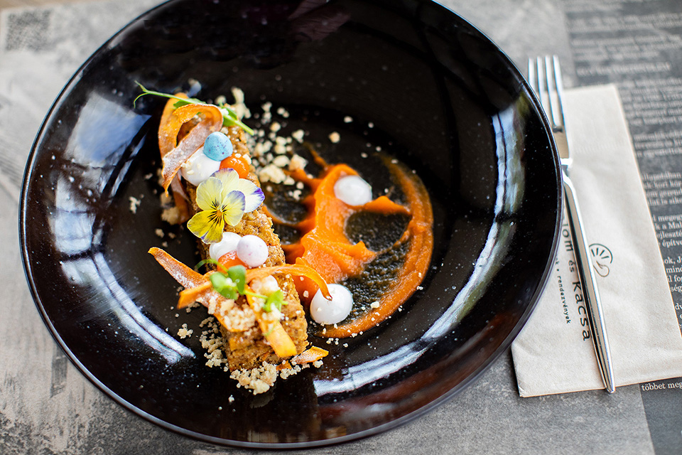 25husvét etterem malom03